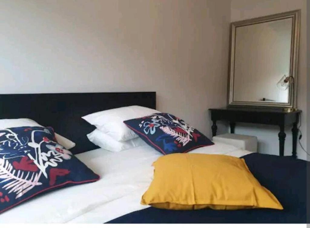 Beautiful Three Queen Beds Apartment In City Center , 100M2, Near Tram Luxembourg By Eksteriør billede
